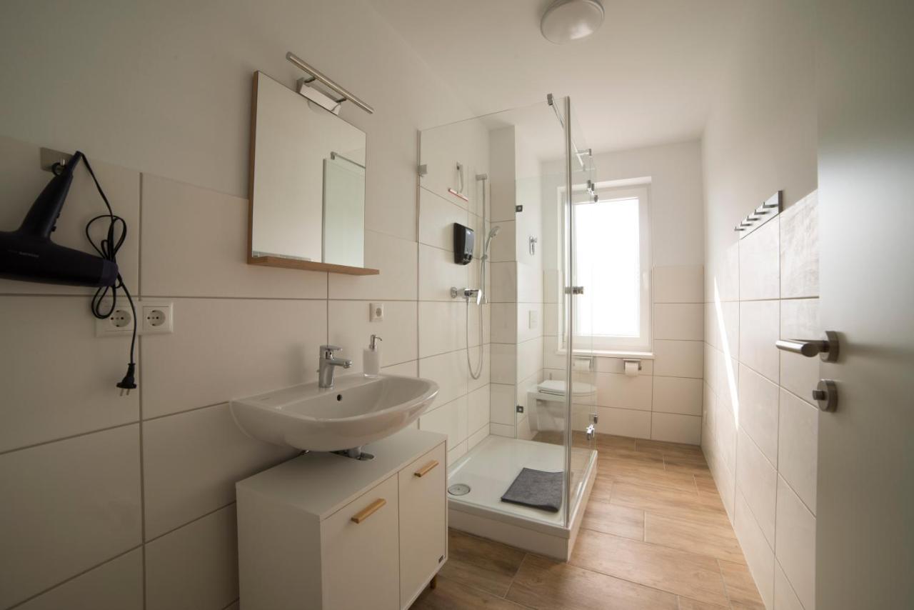 Schoene Grosse Ferienwohnung 79M2 Und 2 Baeder, Zentrumnah, 2Og Эрфурт Экстерьер фото