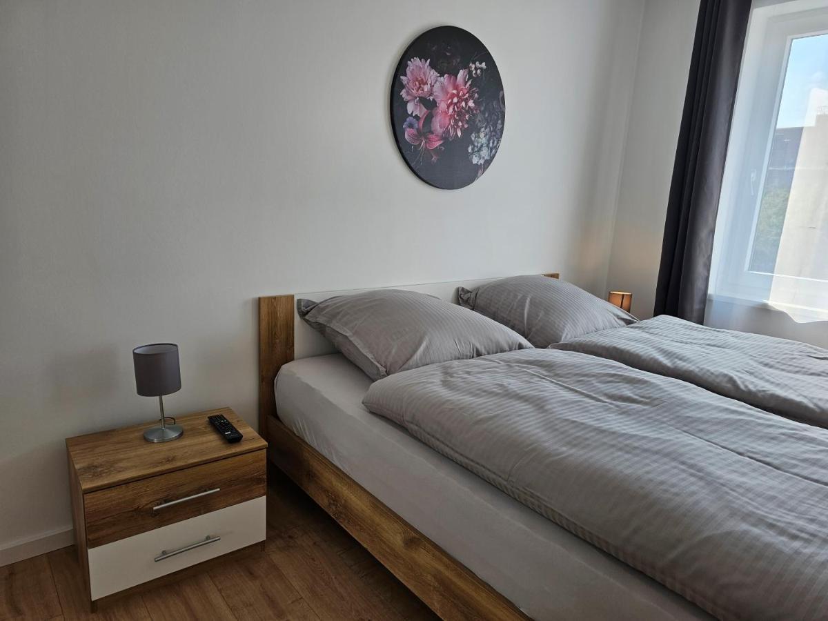 Schoene Grosse Ferienwohnung 79M2 Und 2 Baeder, Zentrumnah, 2Og Эрфурт Экстерьер фото
