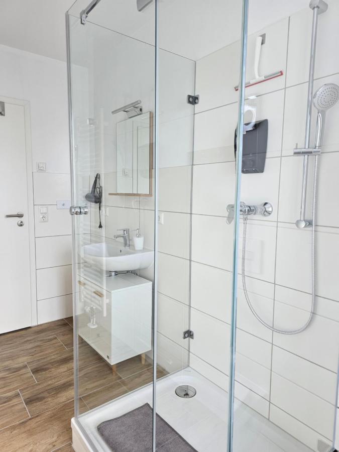 Schoene Grosse Ferienwohnung 79M2 Und 2 Baeder, Zentrumnah, 2Og Эрфурт Экстерьер фото