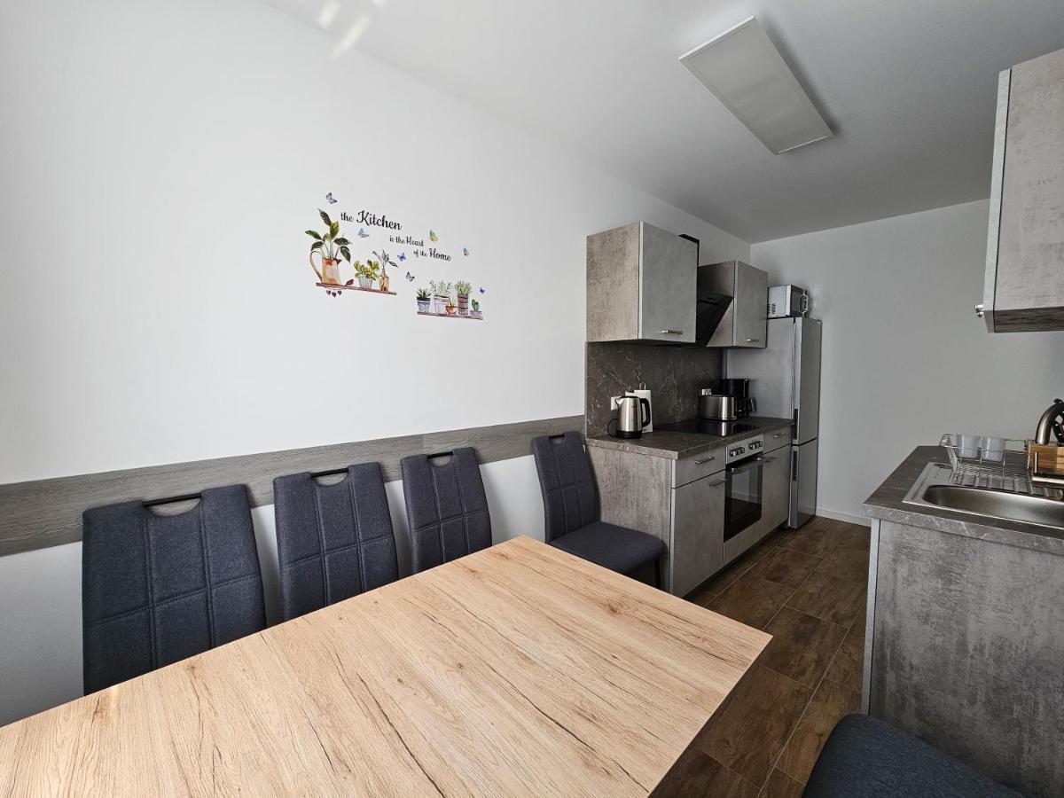 Schoene Grosse Ferienwohnung 79M2 Und 2 Baeder, Zentrumnah, 2Og Эрфурт Экстерьер фото