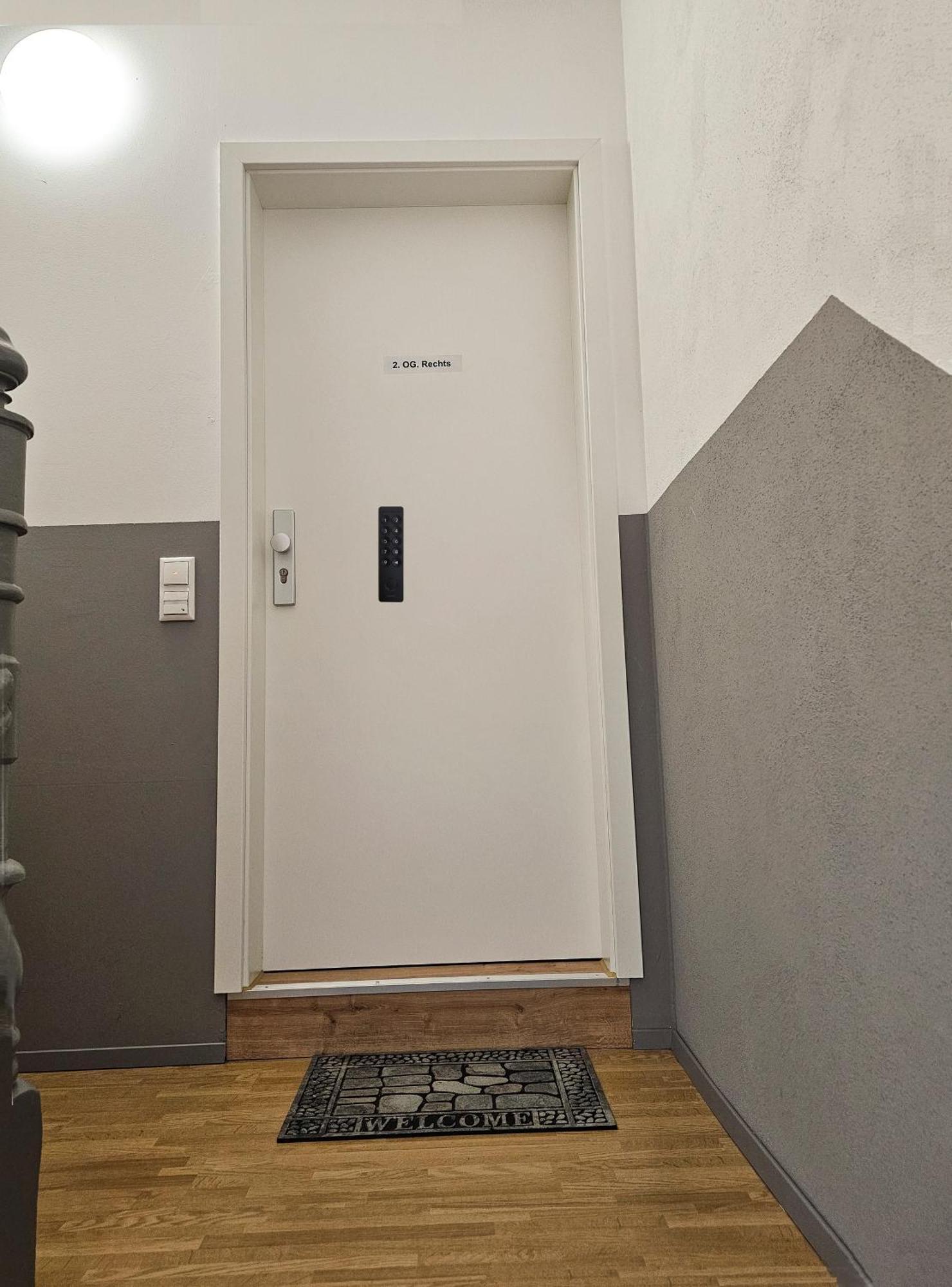 Schoene Grosse Ferienwohnung 79M2 Und 2 Baeder, Zentrumnah, 2Og Эрфурт Экстерьер фото